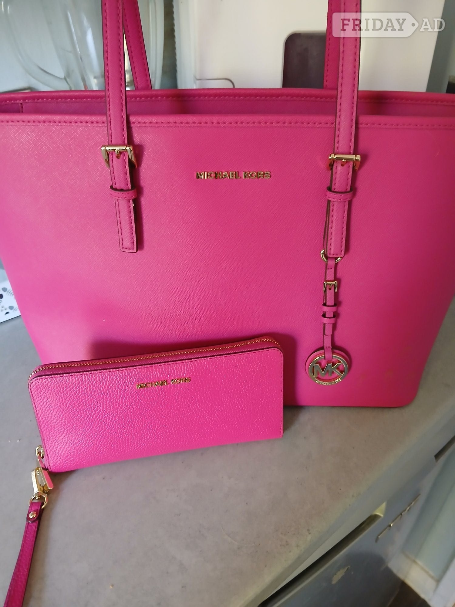 £380 no scammers branded bags purses & other items Tunbridge well in Tunbridge Wells