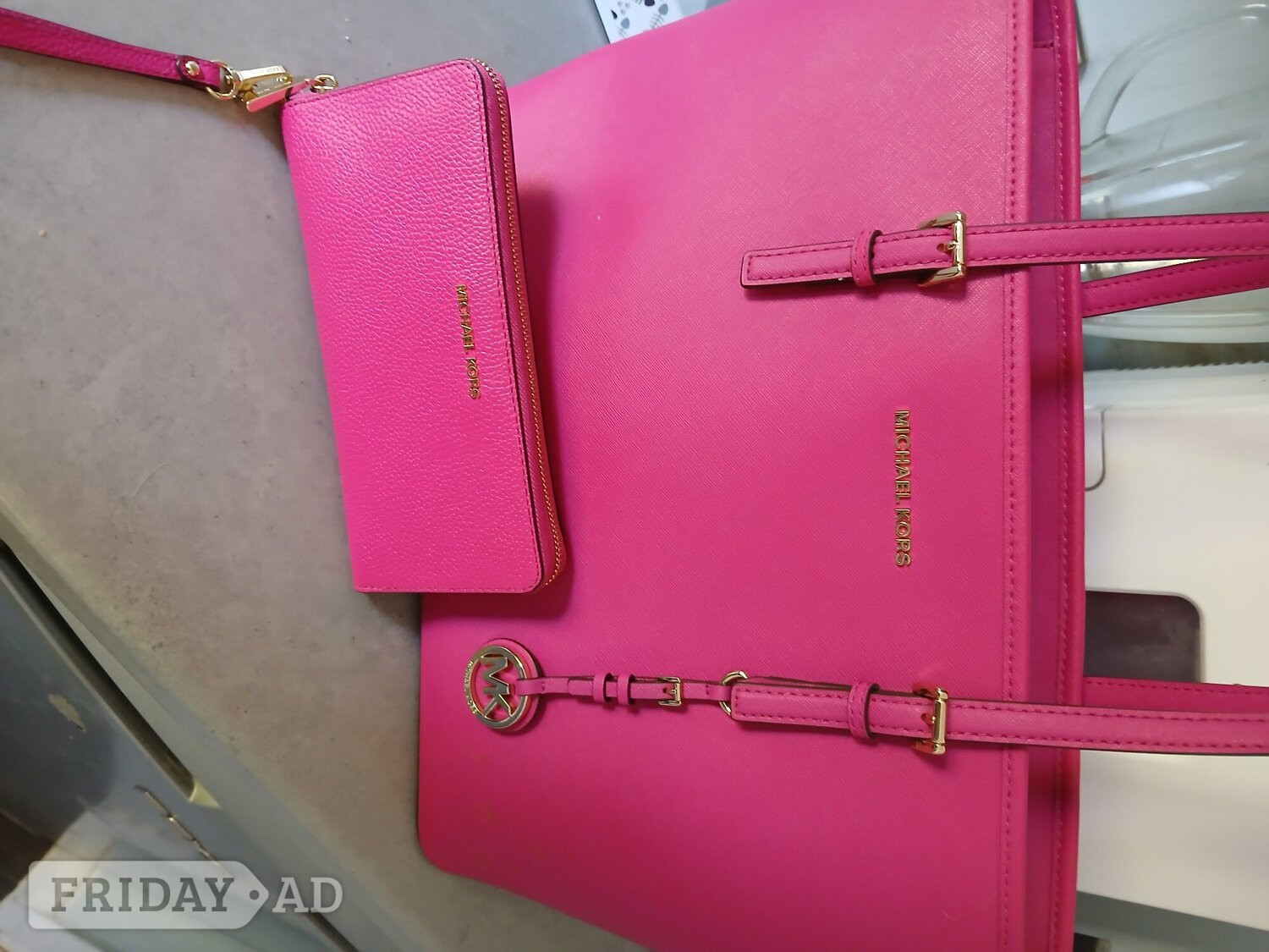 Mk bag and purse sets Tunbridge wells no scammers  in Tunbridge Wells