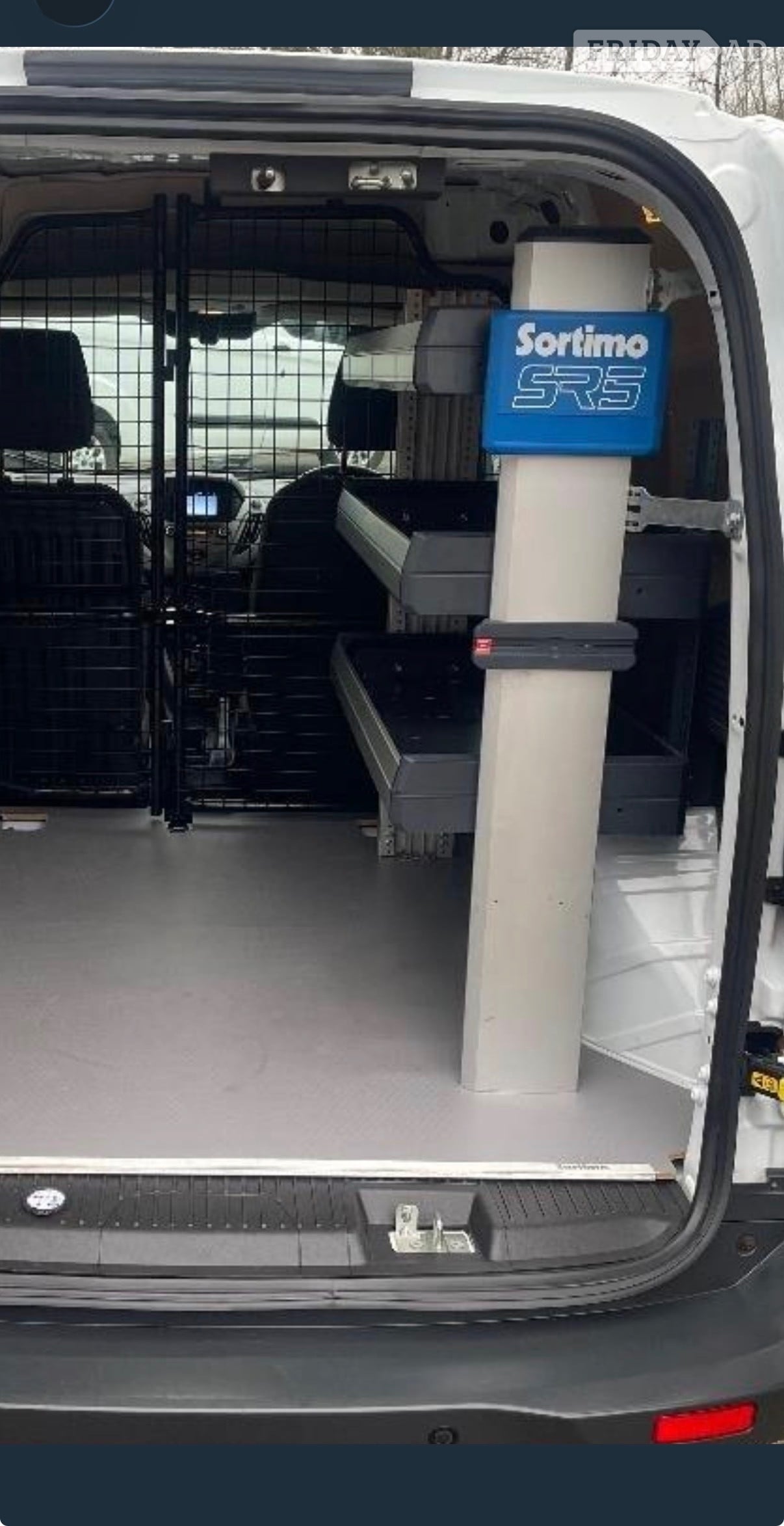 [ berth ]Ford Transit Courier