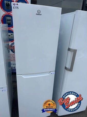 INDESIT- 60/40 FRIDGE FREEZER