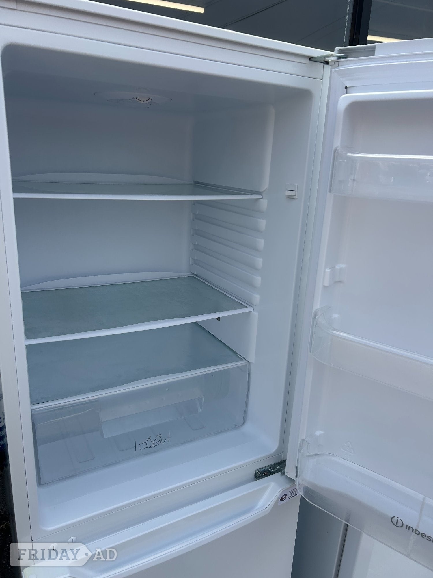 INDESIT- 60/40 FRIDGE FREEZER - Home Appliances