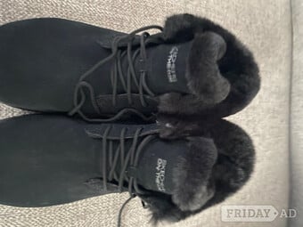 Skechers furry boots 