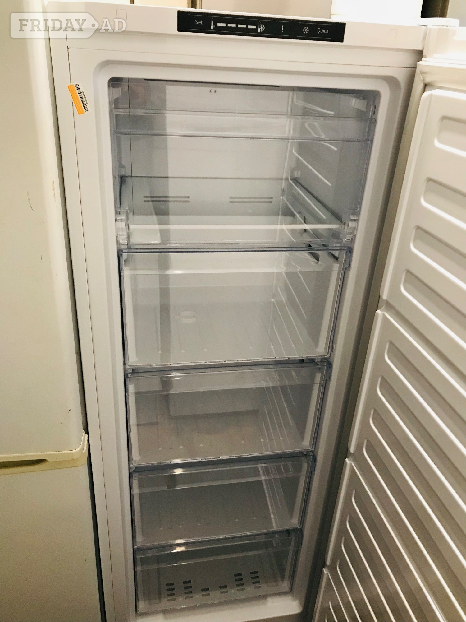 New graded free standing freezer