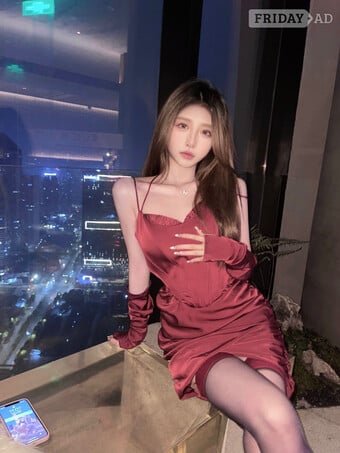 Asian girls offering massage or escort services to relieve your fatigue!