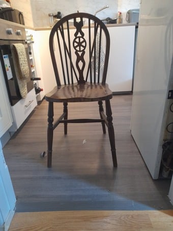 Antique Windsor Chair.