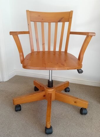 Pine swivel chair