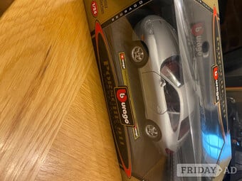 1/24 Scale Diecast Model 
