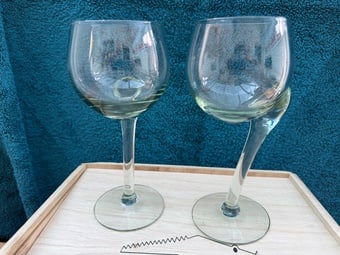 Big Five Crafts Unique Wine Glasses with Wooden Box
