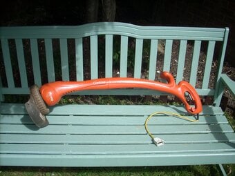 FLYMO Contour corded Mains strimmer excellent working condition.