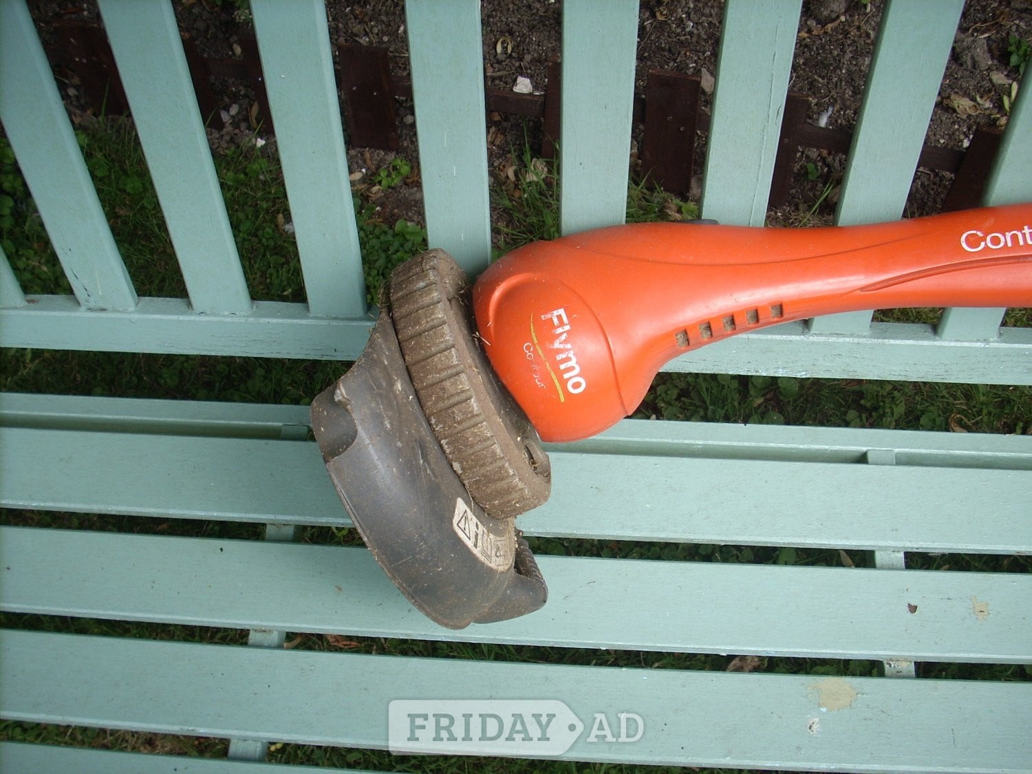 FLYMO Contour corded Mains strimmer excellent working condition.