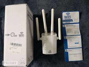 Dual Band Wi-Fi Range Extender/Repeater. Brand New, unused.