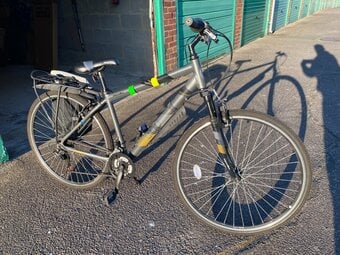 Halfords Apollo Guru 18" Hybrid bike 18 gears 
