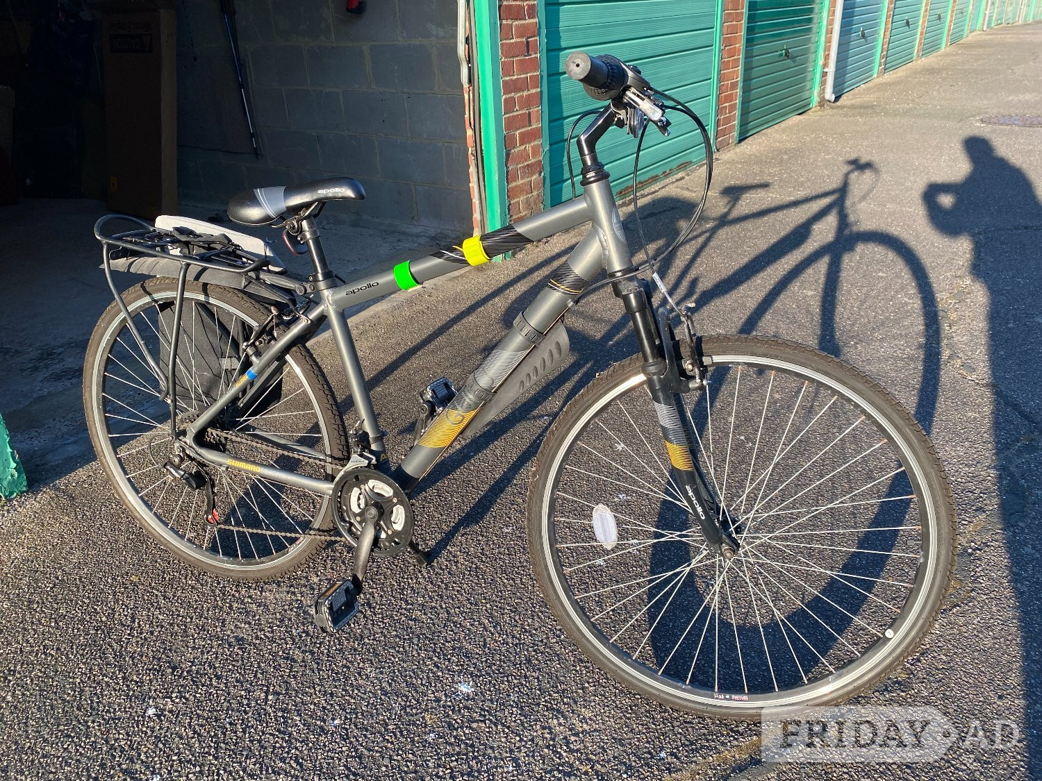 Halfords Apollo Guru 18" Hybrid bike 18 gears  in Bexhill-On-Sea