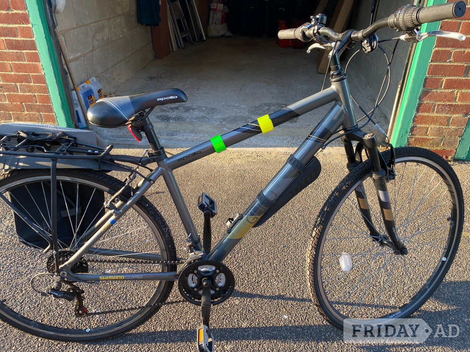 Halfords Apollo Guru 18" Hybrid bike 18 gears 