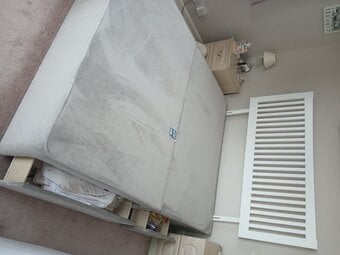 5ft divan with 4 drawers as new