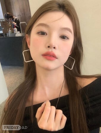 Asian graduate offer massage or escort services 